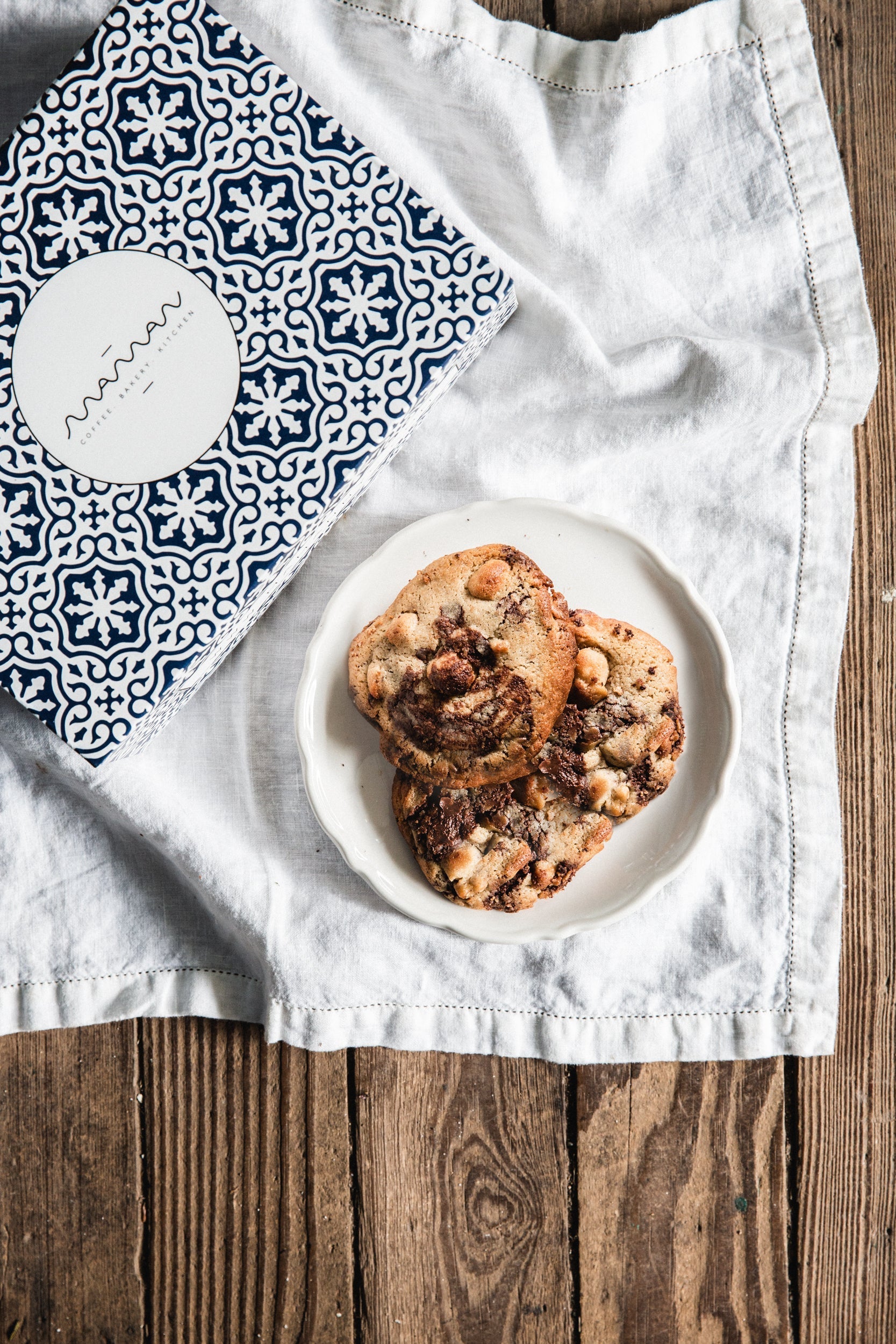 maman's nutty chocolate chip cookies (FRENCH WINK)